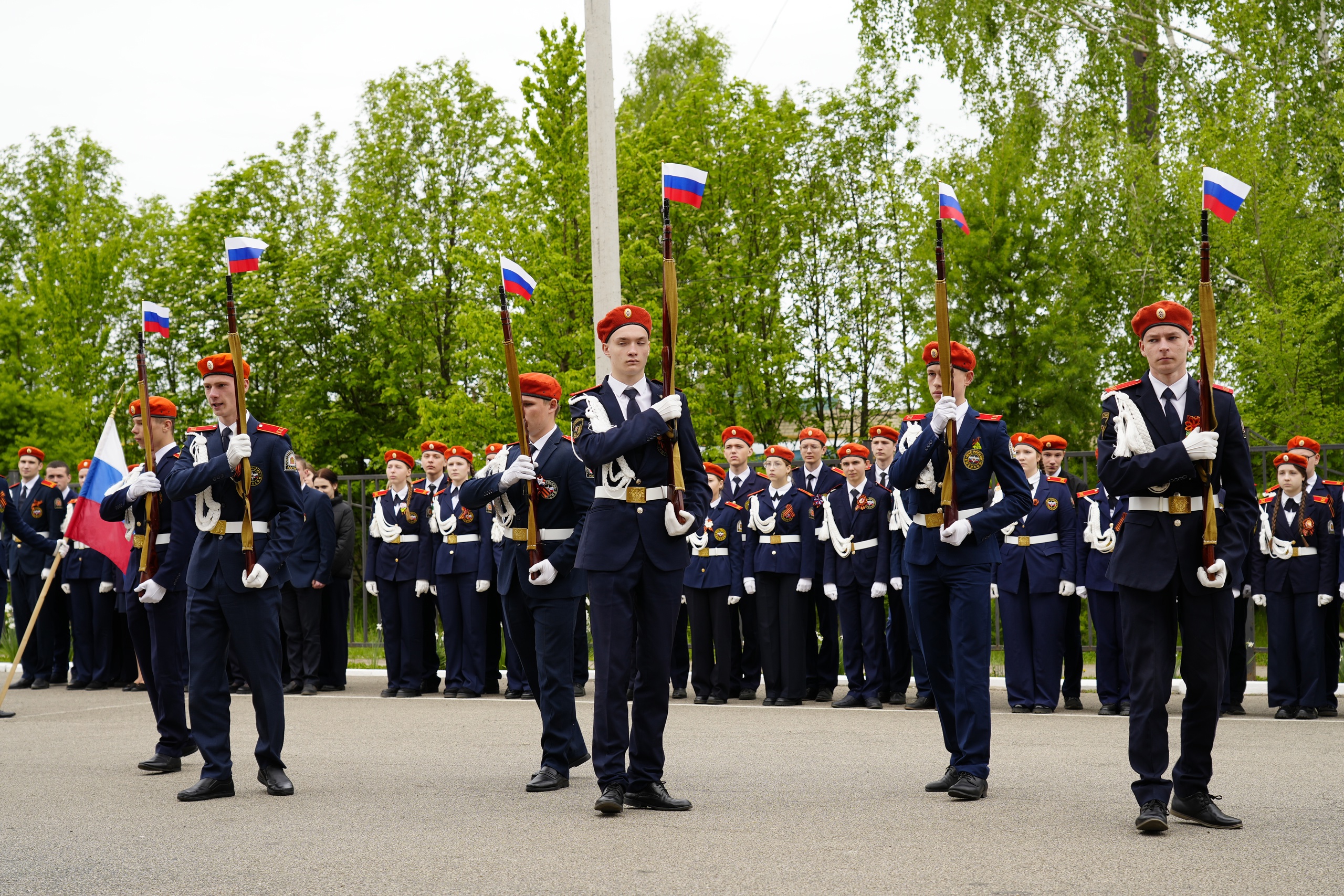Сегодня на территории гимназии №1 Ковылкинского муниципального района состоялось торжественное открытие новой военизированной площадки «Полоса препятствий».